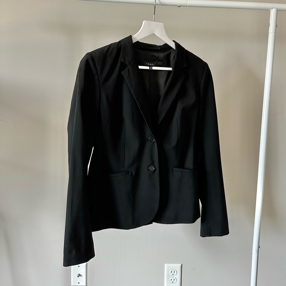 GUC Aritzia Babaton stretchy wool blazer